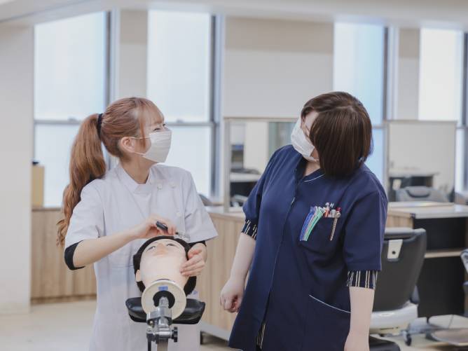 大阪中央理容美容専門学校の講師