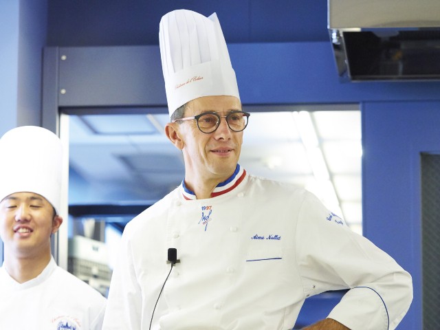 辻調グループフランス校 フランス料理　エメ・ナレ 先生