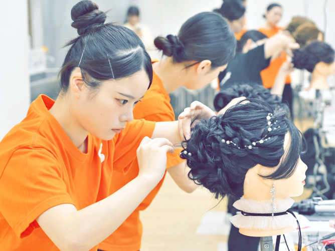 グラムール美容専門学校の卒業作品・卒業制作