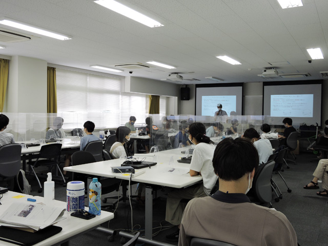 情報工学課程　体験学習「コンピュータのしくみ
～マイコンでプログラミング体験～」1