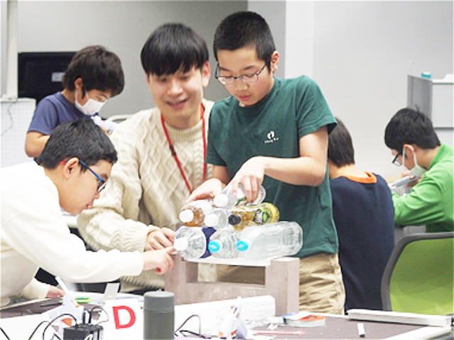 東北大学サイエンスキャンパス体験型科学教室
「橋の強さの仕組み～コンピュータシミュレーションと紙で作って解き明かそう～」2