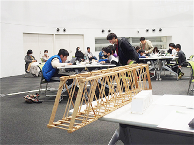 東北大学サイエンスキャンパス体験型科学教室
「橋の強さの仕組み～コンピュータシミュレーションと紙で作って解き明かそう～」4