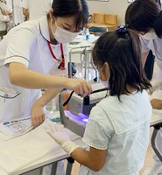 子どもアドベンチャーカレッジ2025
ドキドキワクワク！看護のチャレンジ＆探検ツアー
1