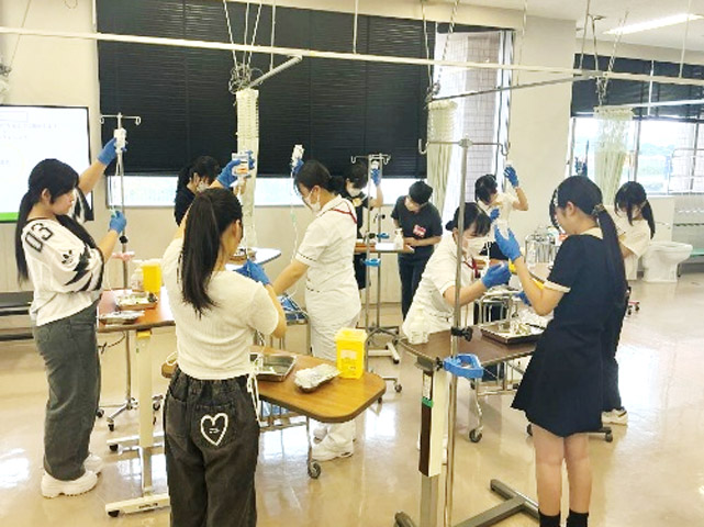 エクステンション講座
オープンクラス「大学で看護を学ぼう!」
～模擬授業やワークショップに参加してみよう～3