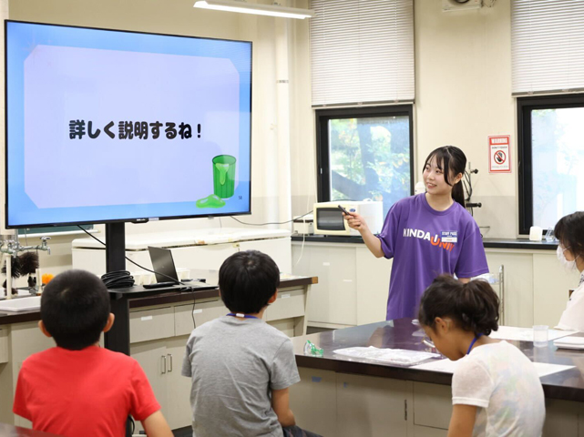 大学生と一緒に夏休みの自由研究にチャレンジ！
こども科学実験教室2