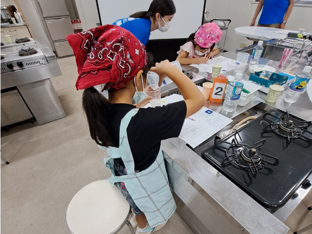 スポーツドリンクを作ろう！
～ 甘さ・酸っぱさ・自由自在 ～1