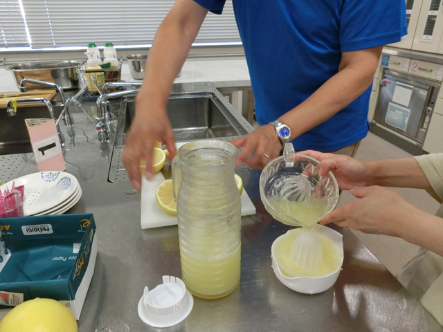 スポーツドリンクを作ろう！
～ 甘さ・酸っぱさ・自由自在 ～2