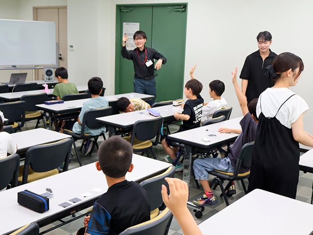 令和8年度　名古屋文理大学公開講座
「遊んで学ぼう！子ども情報科学講座」4
