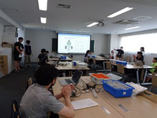 夏休み自由研究教室～ロボットでプログラミングを学ぼう～1