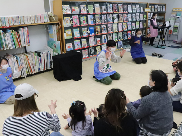おやこ図書館
おはなし＆わらべうたの会3